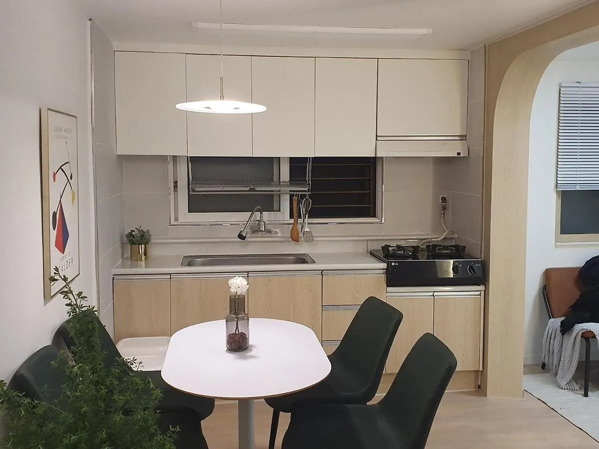 아파트 32 Hongdae Station 30 Sec 3 Room Lovey House Beam 서울특별시