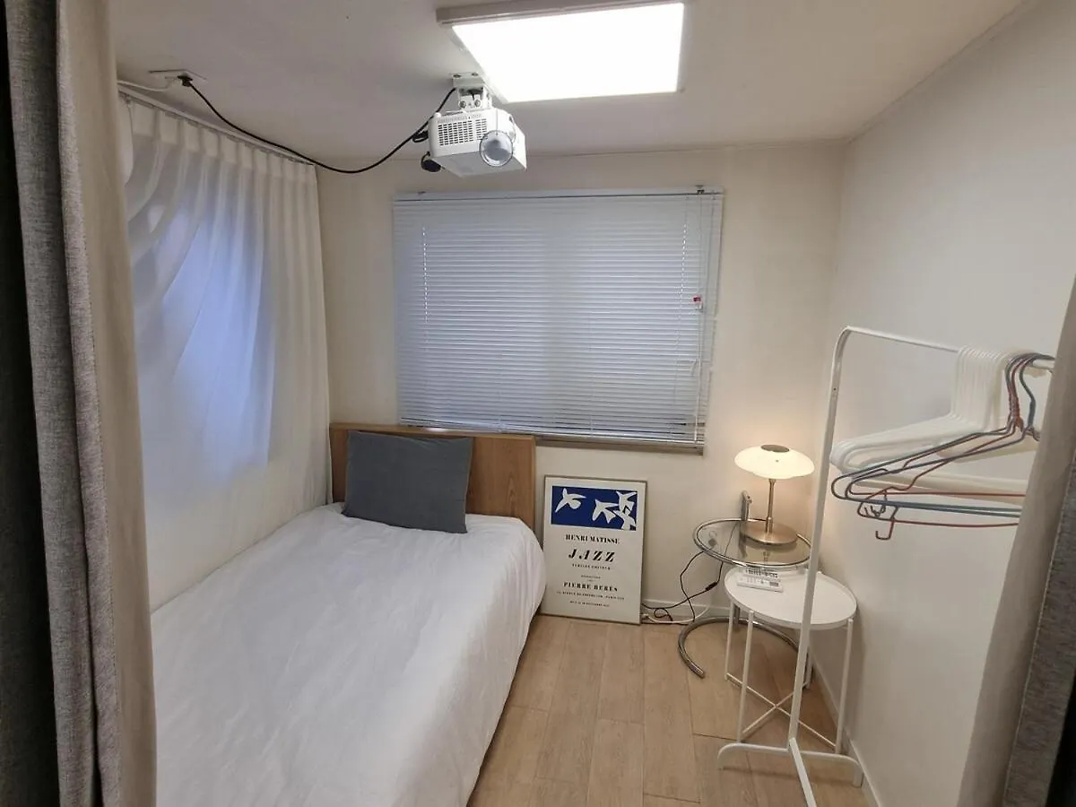 32 Hongdae Station 30 Sec 3 Room Lovey House Beam 서울특별시 아파트